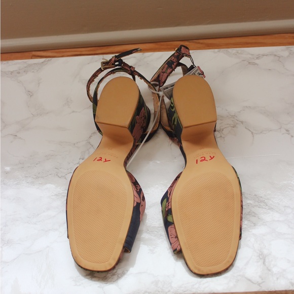 Zara Basic Shoe Collection Floral Brocade - Picture 3 of 4